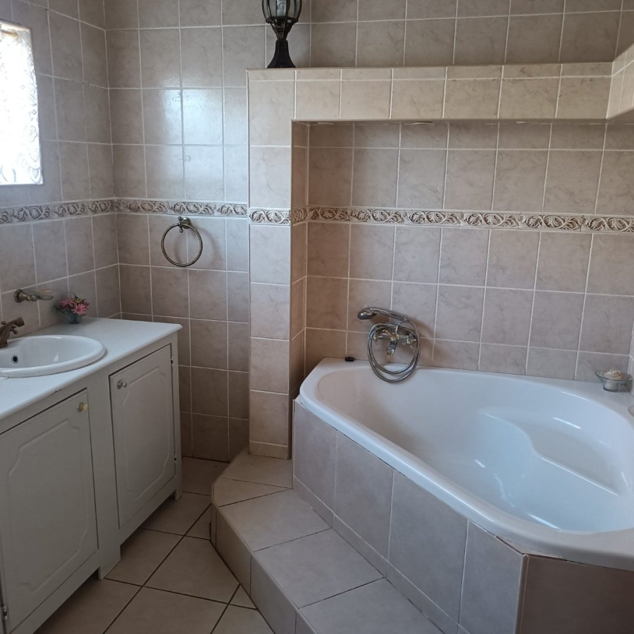 3 Bedroom Property for Sale in Wilkoppies North West